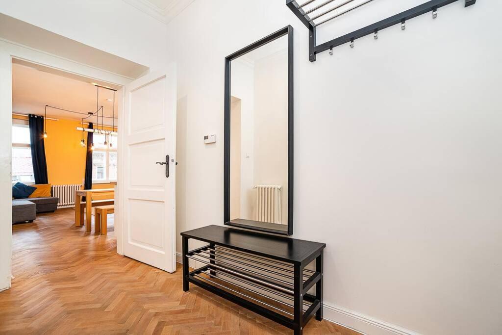 Elegant, Modern, 2-Bed Flat By Museum Of Prague Apartment Exterior photo